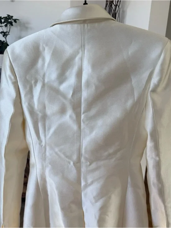 Huong Boutique Icon Blazer - Picture 5 of 6